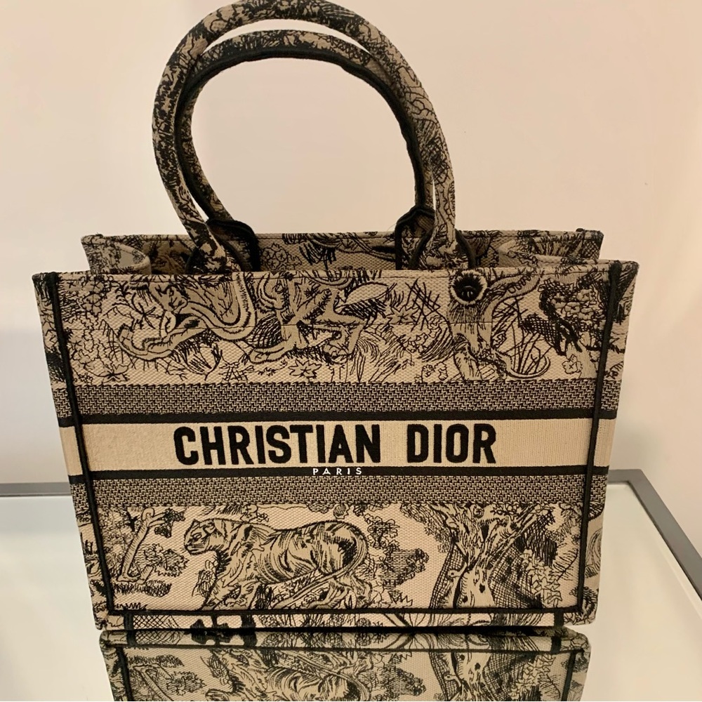Book tote 🔥 💕